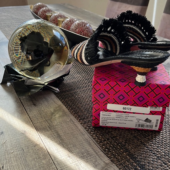 Tory Burch woven Eleanor Raffia kitten heels NWOT - Picture 1 of 5